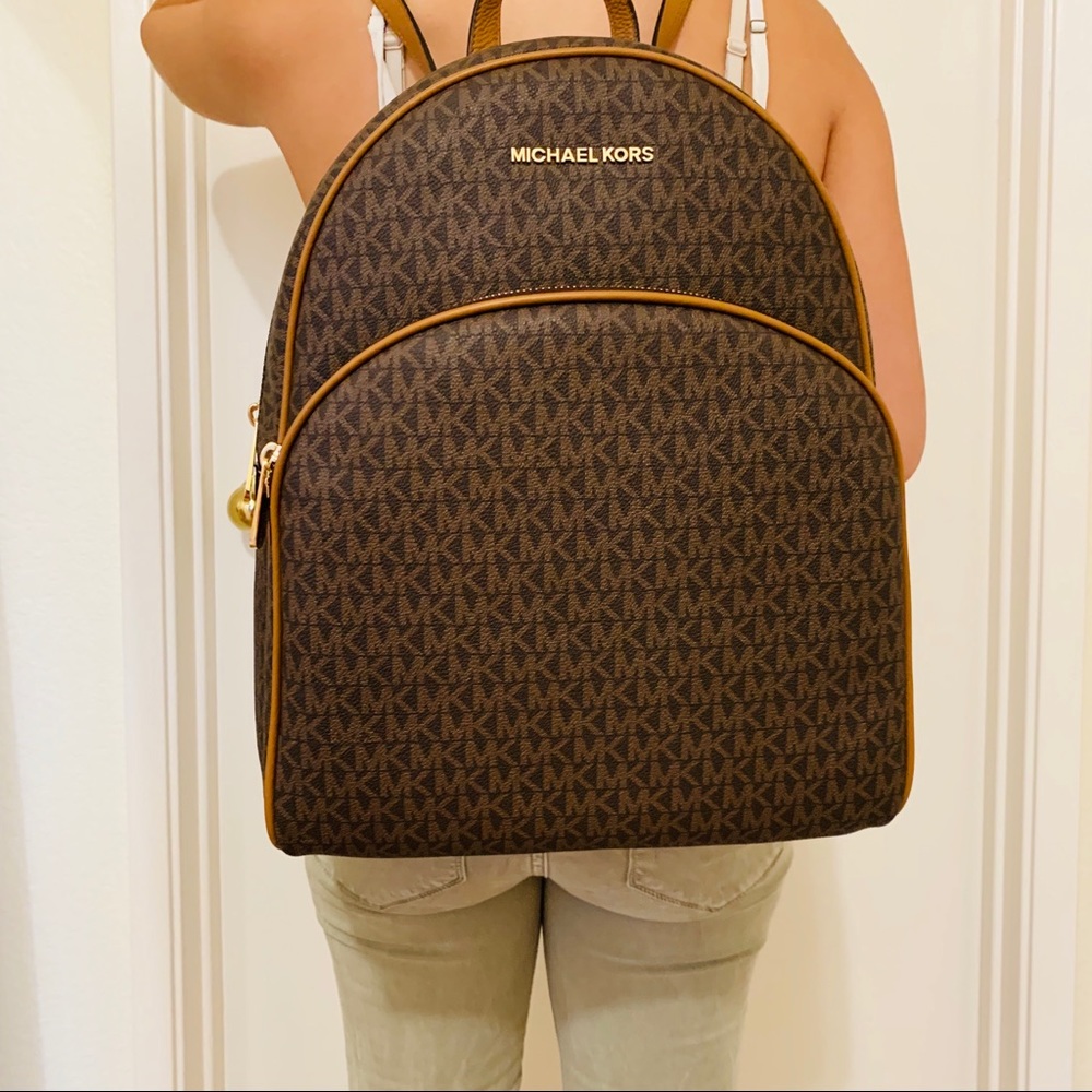 MICHAEL KORS LARGE ABBEY BROWN CANVAS BACKPACK - Picture 3 of 8